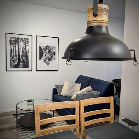 Διαμέρισμα In Mit Grossem Balkon